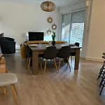 Appartement En Centre Ville Avec Cour Face Au Parc Pasteur