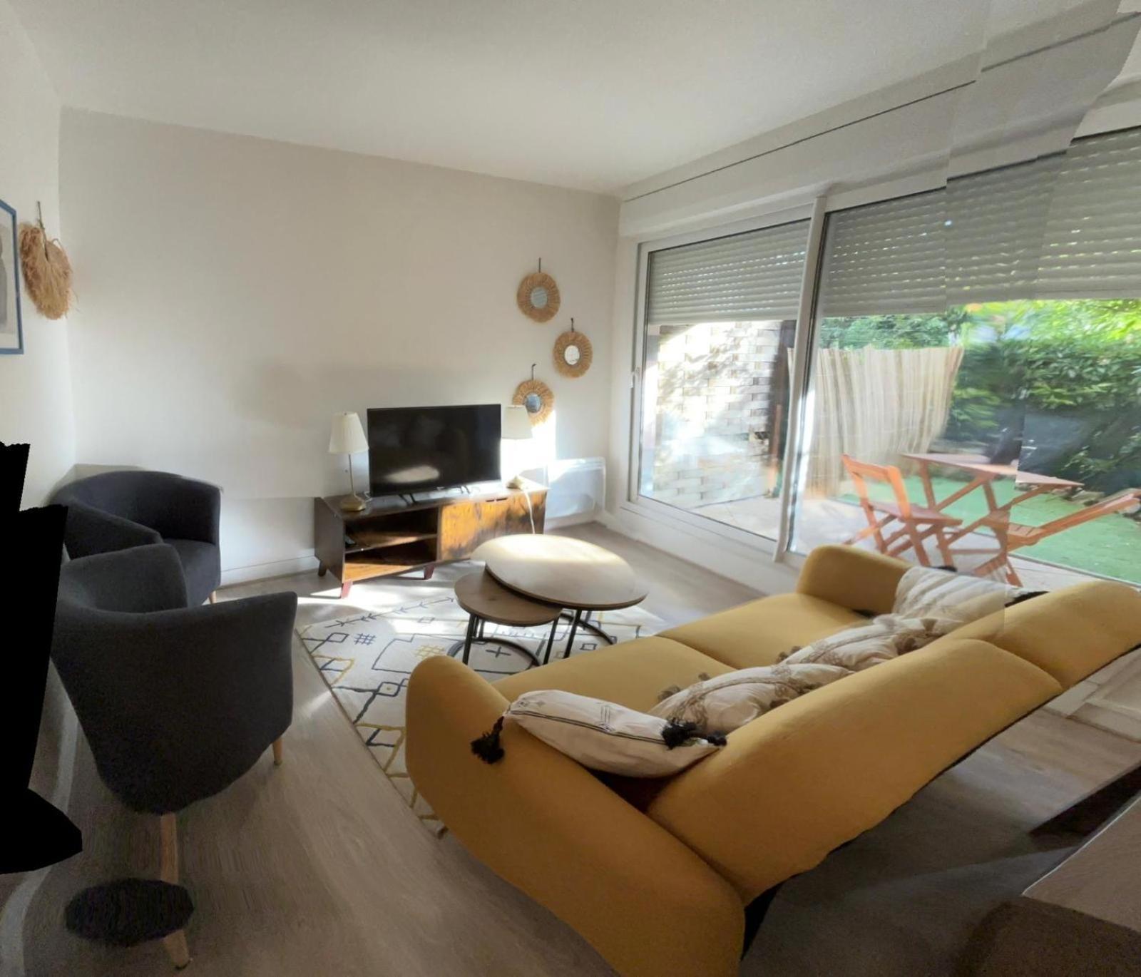 En Centre Avec Cour Face Au Parc Pasteur Apartamento *